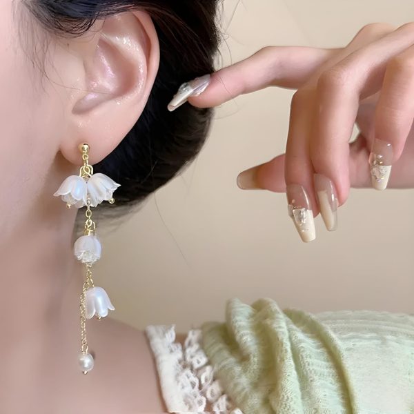 Flower dangling