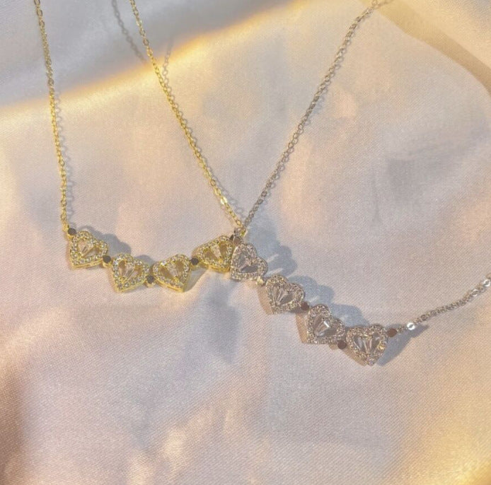 Magentic folding heart pendant